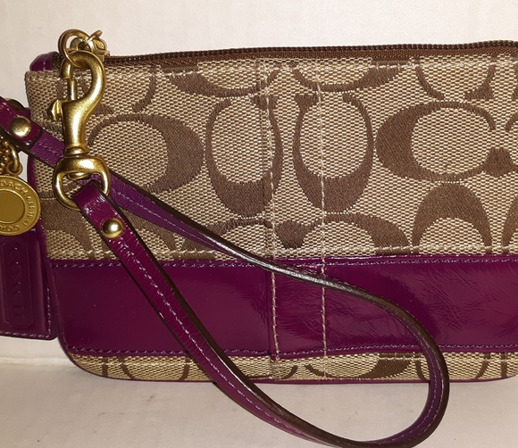 Rare 2008 COACH Legacy Purple Signature Stripe Wri - Picture 16 of 16